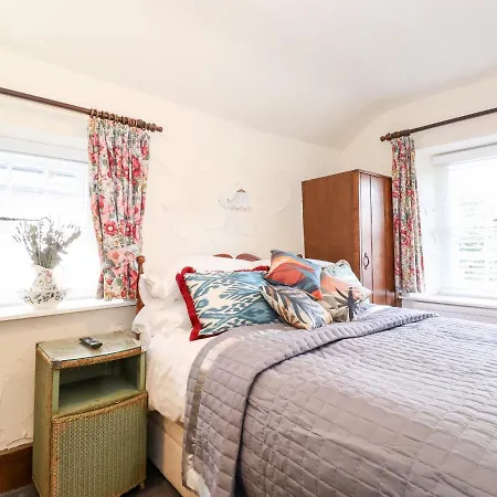 Ann Tysons House * 安布尔塞德